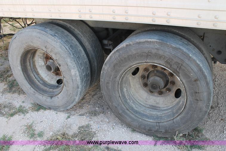 image for item J1451 2002 Hyundai dry van trailer