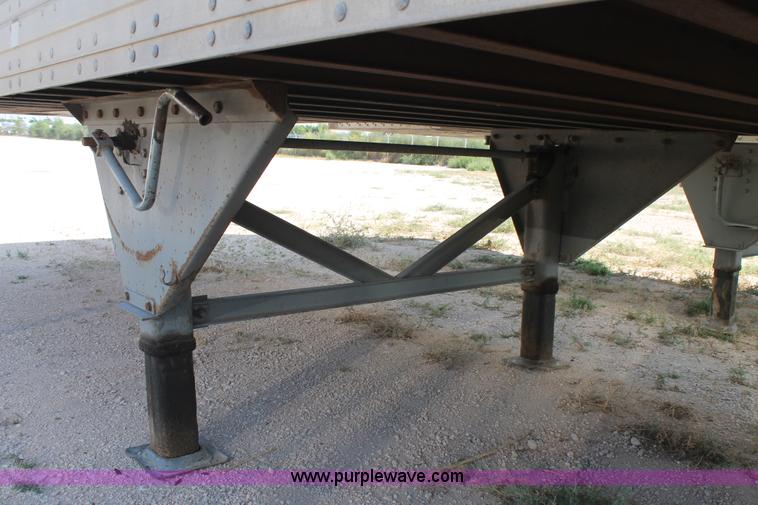 image for item J1451 2002 Hyundai dry van trailer