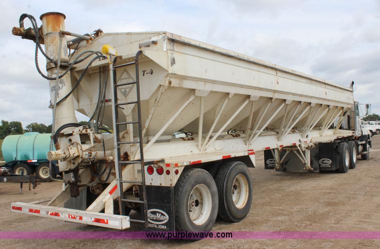 image for item J3695 1997 Mack CH613 semi truck with fertilizer delivery trailer