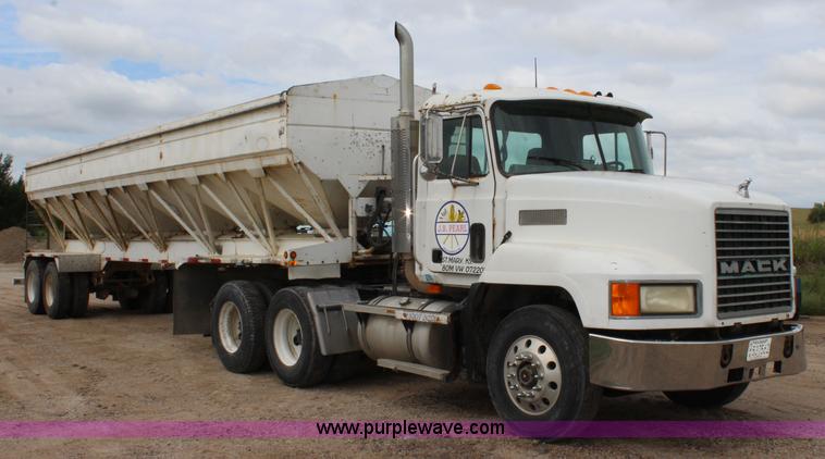 image for item J3695 1997 Mack CH613 semi truck with fertilizer delivery trailer