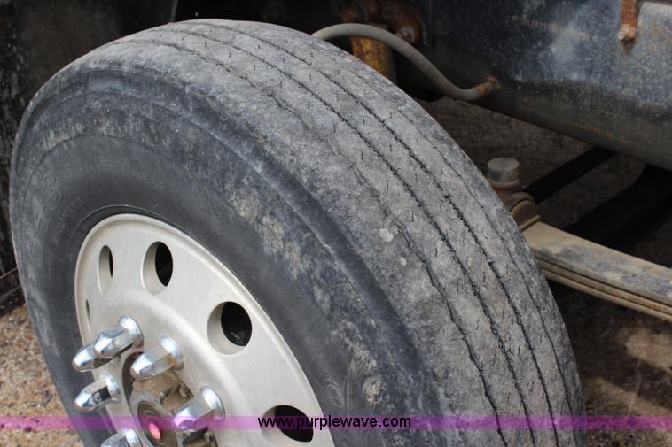 image for item J3695 1997 Mack CH613 semi truck with fertilizer delivery trailer