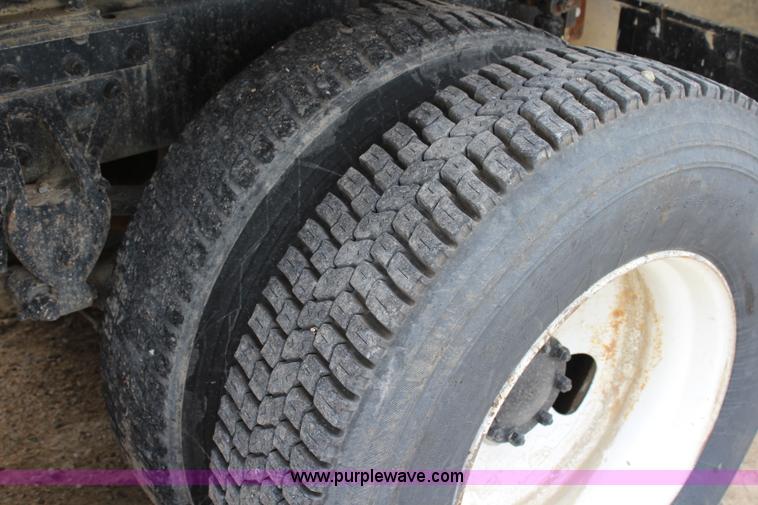 image for item J3695 1997 Mack CH613 semi truck with fertilizer delivery trailer