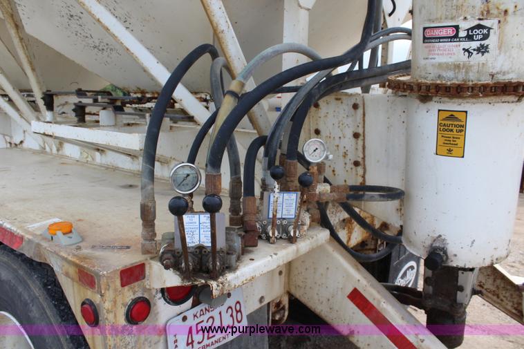 image for item J3695 1997 Mack CH613 semi truck with fertilizer delivery trailer