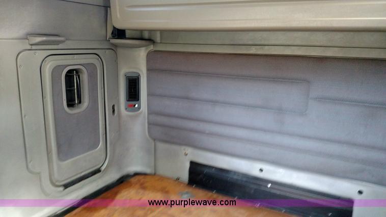 image for item K1184 2002 Freightliner Century Class ST120 semi truck