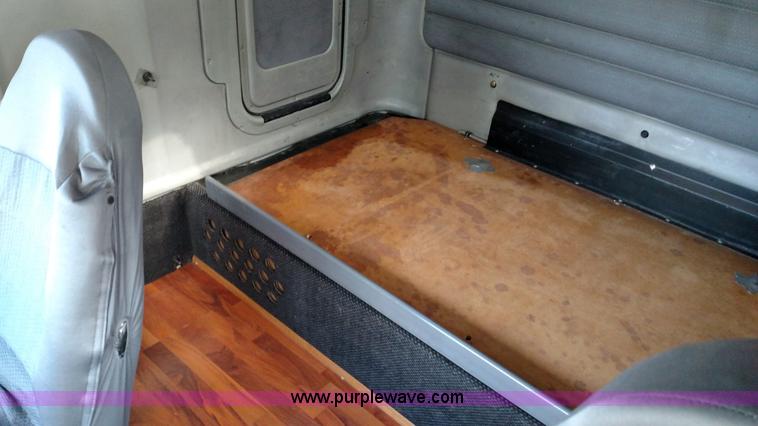 image for item K1184 2002 Freightliner Century Class ST120 semi truck