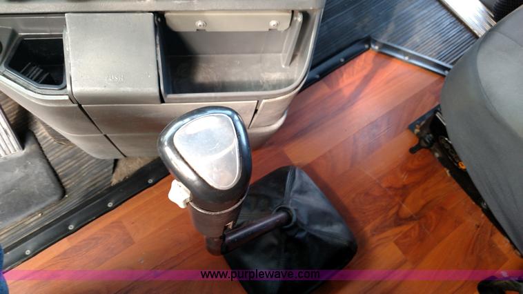 image for item K1184 2002 Freightliner Century Class ST120 semi truck