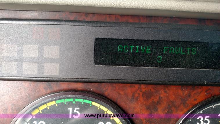 image for item K1184 2002 Freightliner Century Class ST120 semi truck