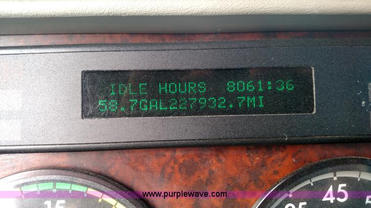 image for item K1184 2002 Freightliner Century Class ST120 semi truck