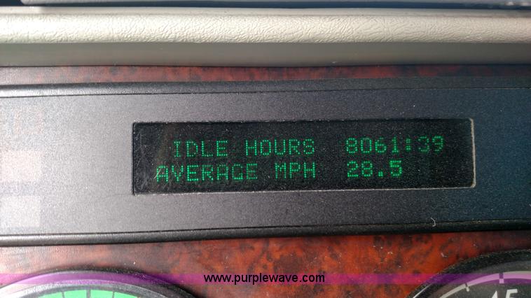 image for item K1184 2002 Freightliner Century Class ST120 semi truck