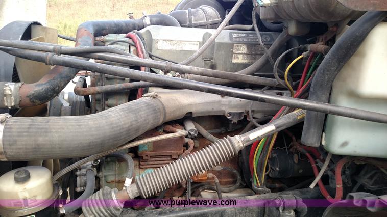 image for item K1184 2002 Freightliner Century Class ST120 semi truck