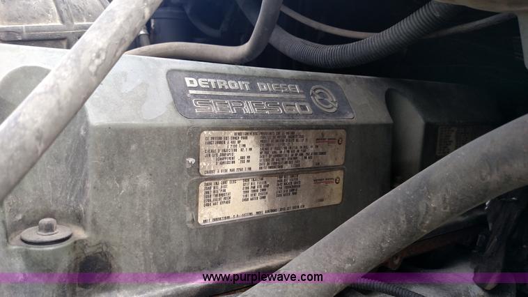 image for item K1184 2002 Freightliner Century Class ST120 semi truck