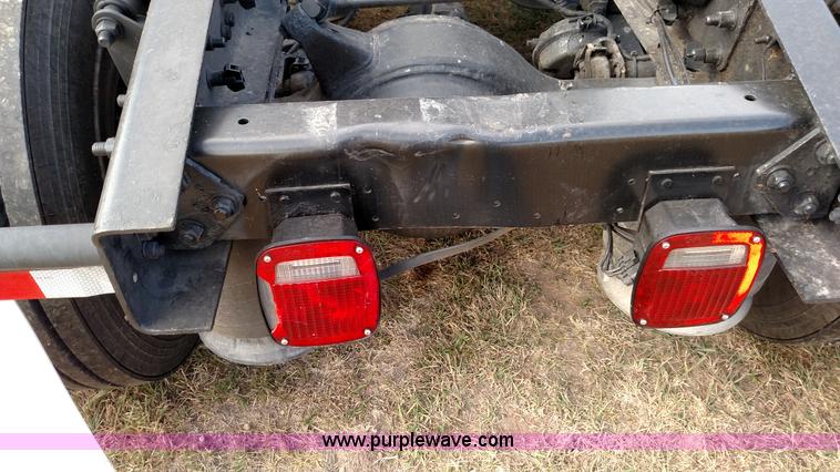 image for item K1184 2002 Freightliner Century Class ST120 semi truck