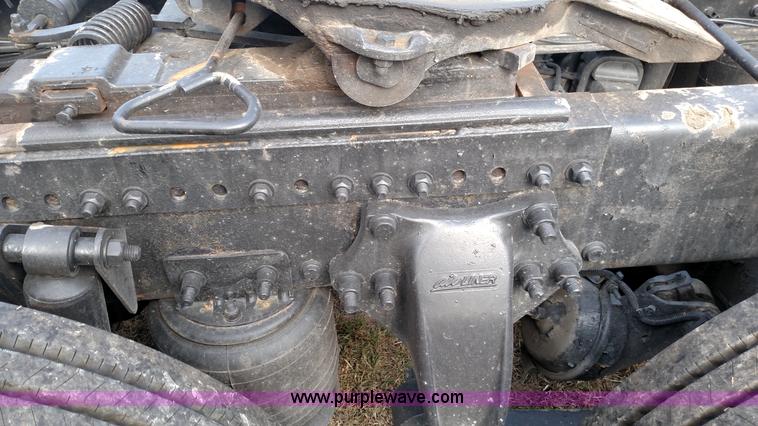 image for item K1184 2002 Freightliner Century Class ST120 semi truck