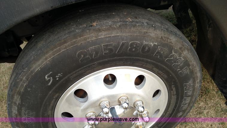 image for item K1184 2002 Freightliner Century Class ST120 semi truck