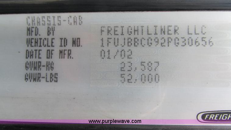 image for item K1184 2002 Freightliner Century Class ST120 semi truck