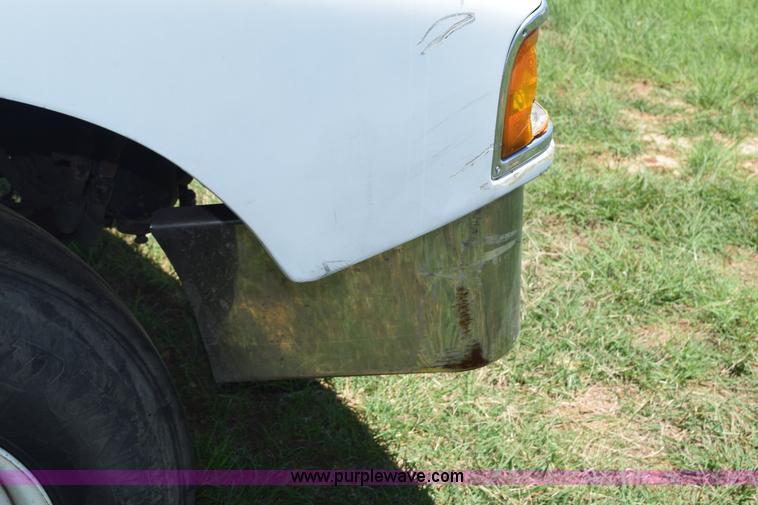 image for item K6138 2000 Peterbilt 377 semi truck