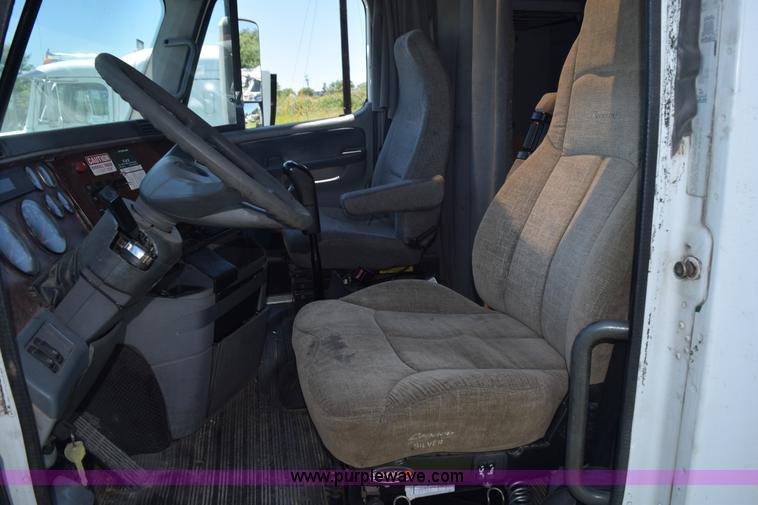 image for item K6141 1998 International Century FLC120 semi truck