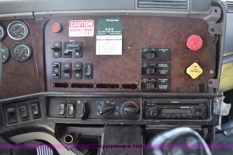 image for item K6141 1998 International Century FLC120 semi truck