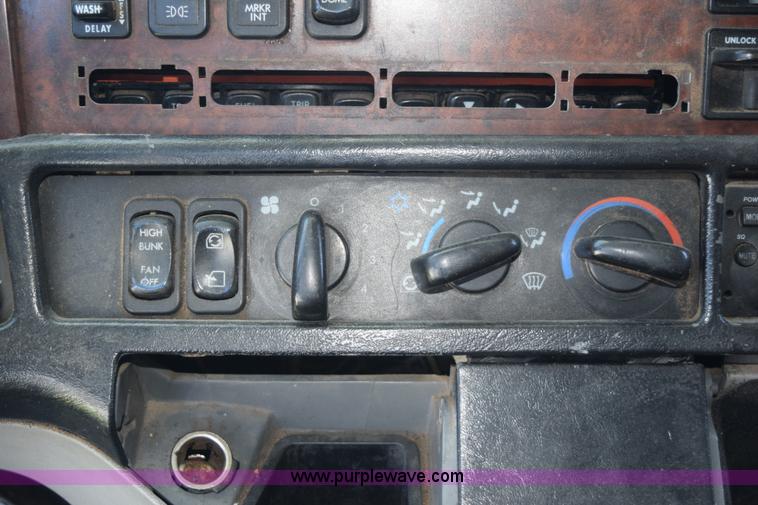 image for item K6141 1998 International Century FLC120 semi truck