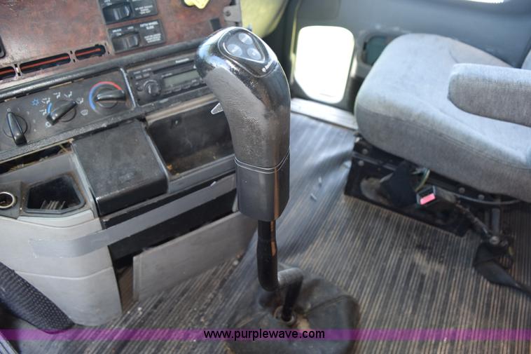 image for item K6141 1998 International Century FLC120 semi truck