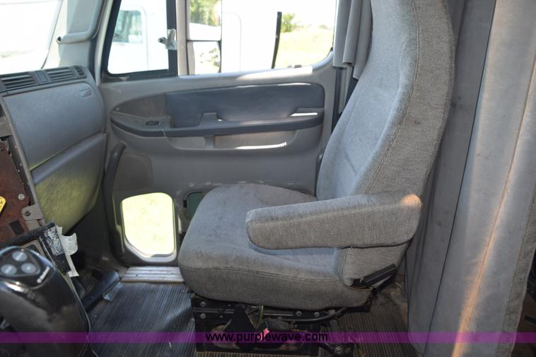 image for item K6141 1998 International Century FLC120 semi truck