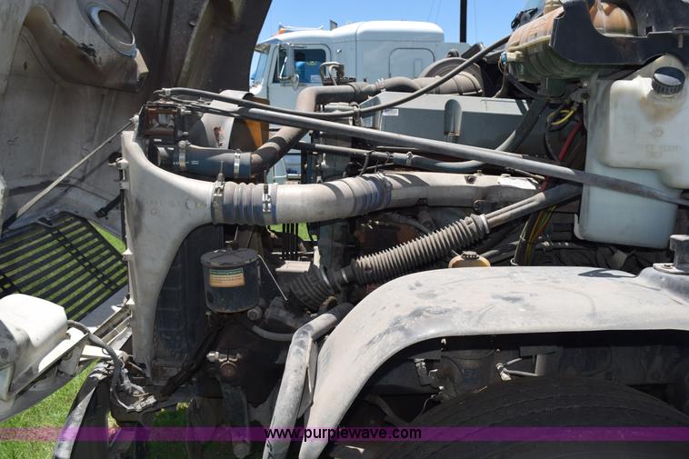 image for item K6141 1998 International Century FLC120 semi truck