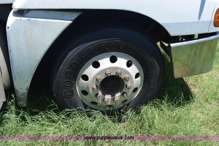 image for item K6141 1998 International Century FLC120 semi truck