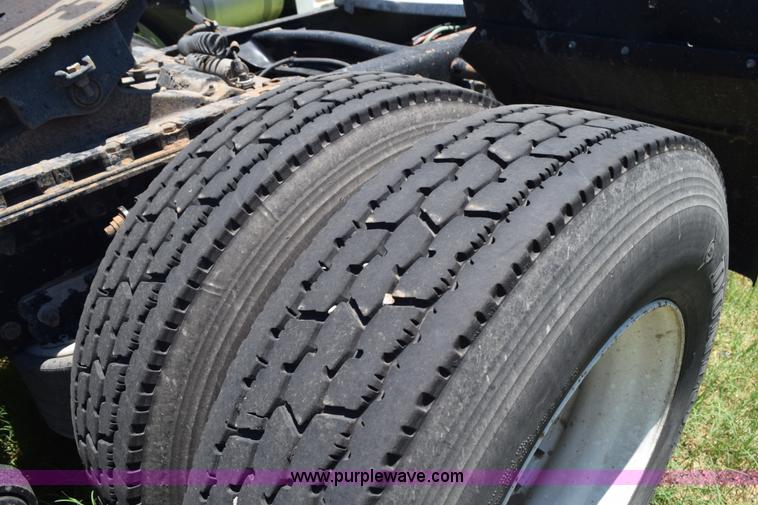 image for item K6141 1998 International Century FLC120 semi truck