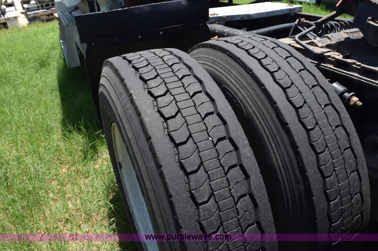 image for item K6141 1998 International Century FLC120 semi truck