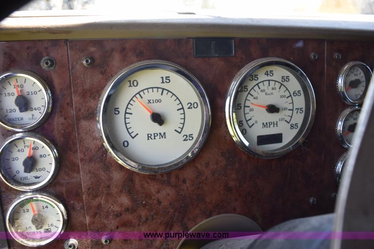 image for item K6147 2007 International 9400i semi truck