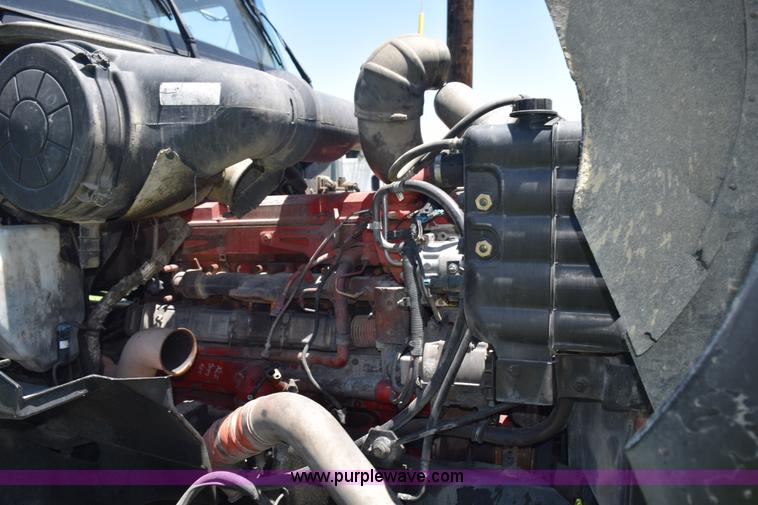 image for item K6147 2007 International 9400i semi truck