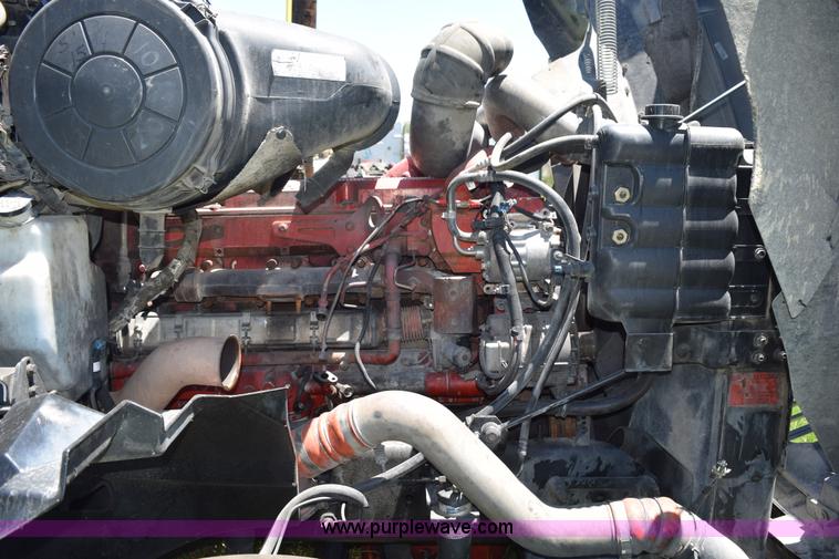 image for item K6147 2007 International 9400i semi truck