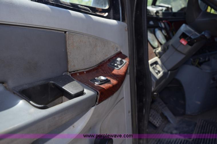 image for item K6148 2003 Freightliner Century ST120 semi truck