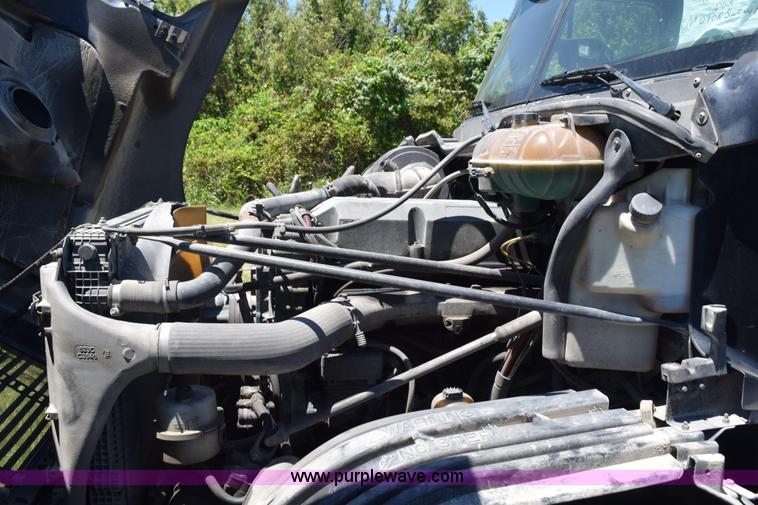 image for item K6148 2003 Freightliner Century ST120 semi truck