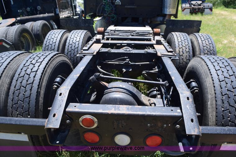 image for item K6148 2003 Freightliner Century ST120 semi truck