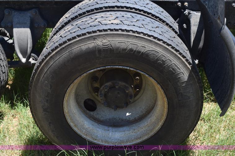 image for item K6148 2003 Freightliner Century ST120 semi truck