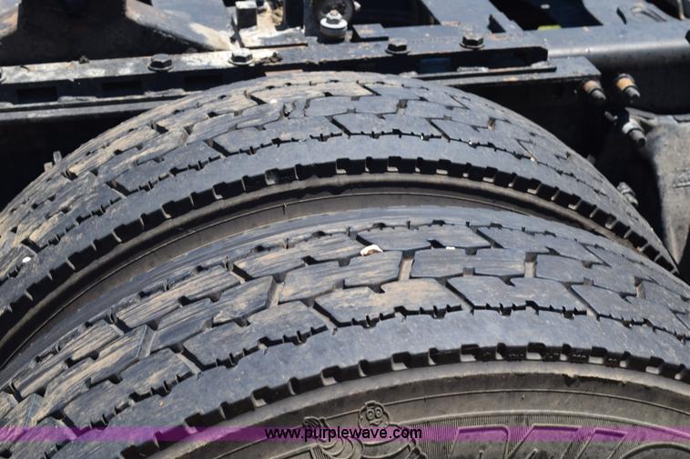 image for item K6148 2003 Freightliner Century ST120 semi truck