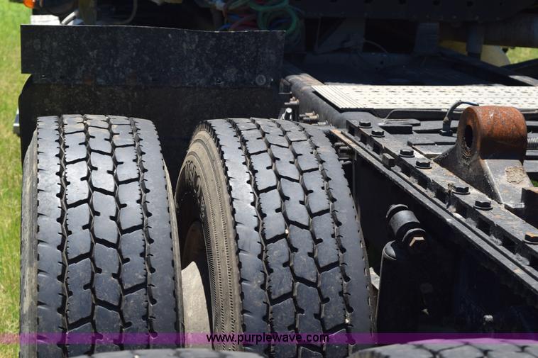 image for item K6148 2003 Freightliner Century ST120 semi truck