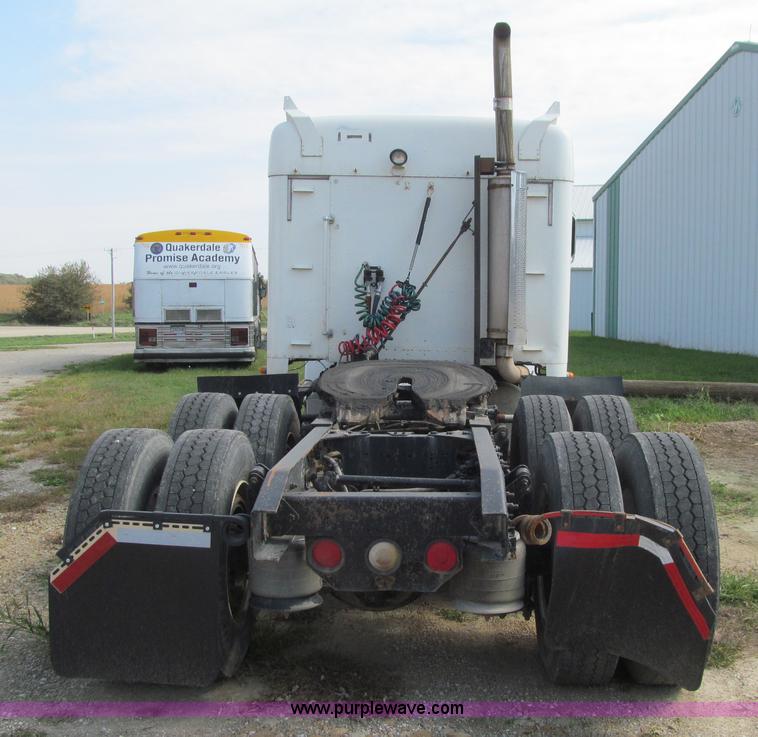 image for item K6355 2000 Freightliner FLD112 semi truck