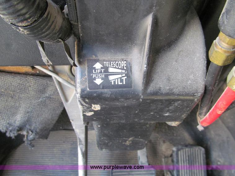 image for item K6355 2000 Freightliner FLD112 semi truck