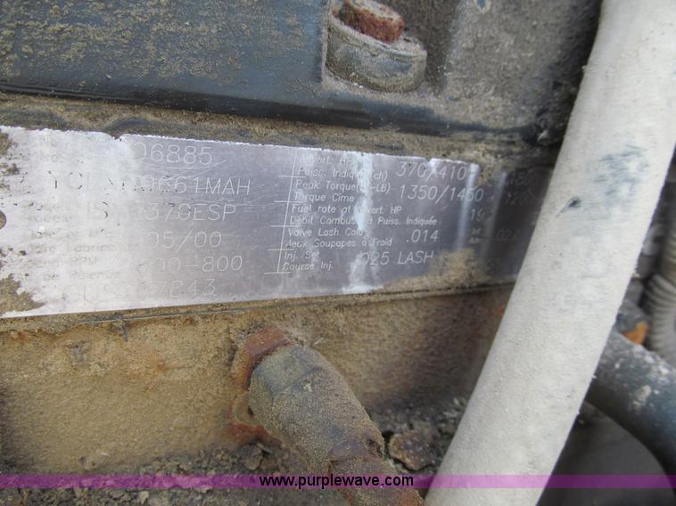 image for item K6355 2000 Freightliner FLD112 semi truck