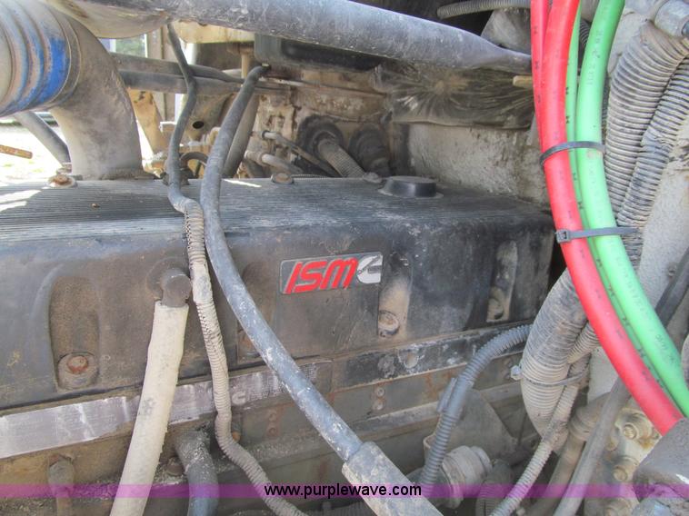 image for item K6355 2000 Freightliner FLD112 semi truck