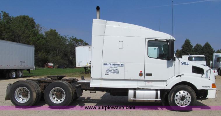 image for item K6356 1999 Volvo VNL64T semi truck