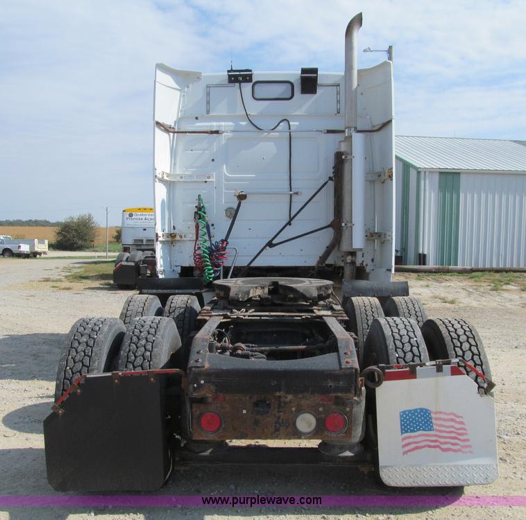 image for item K6356 1999 Volvo VNL64T semi truck