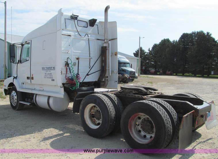 image for item K6356 1999 Volvo VNL64T semi truck