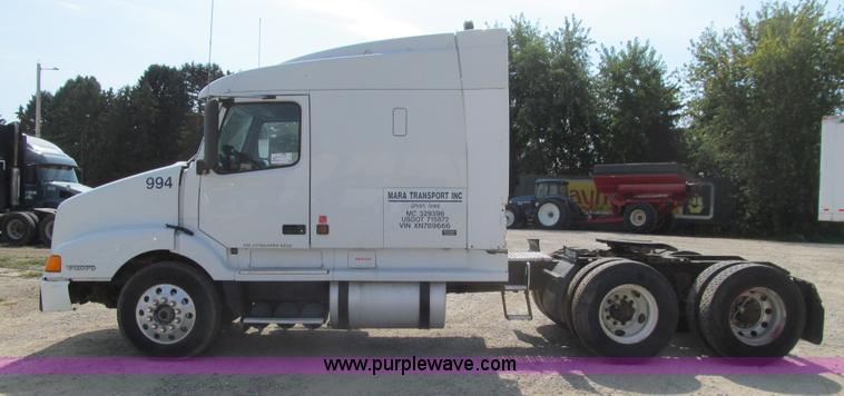 image for item K6356 1999 Volvo VNL64T semi truck