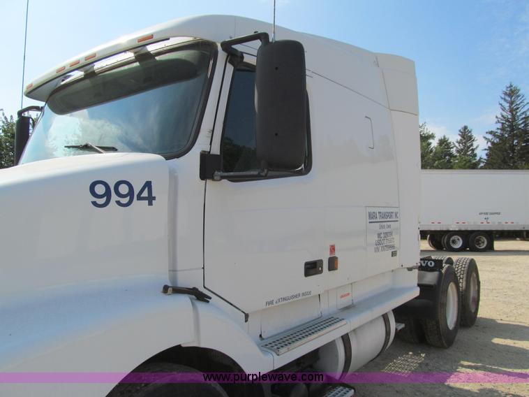 image for item K6356 1999 Volvo VNL64T semi truck