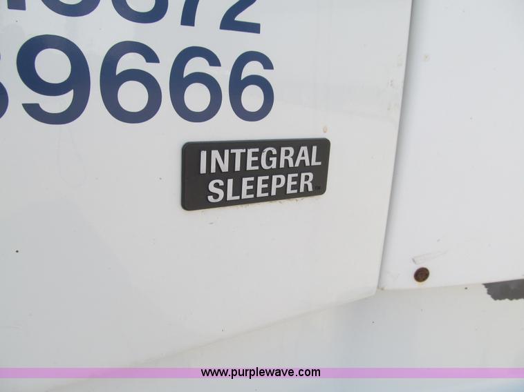 image for item K6356 1999 Volvo VNL64T semi truck