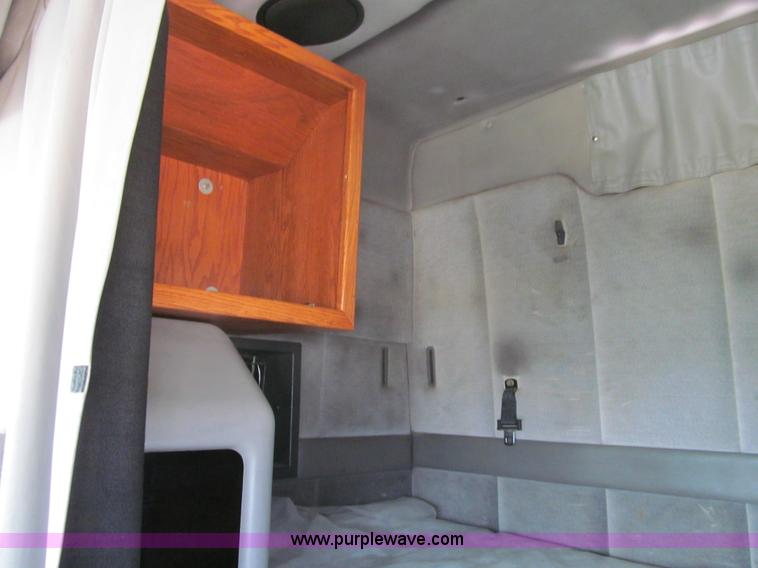 image for item K6356 1999 Volvo VNL64T semi truck