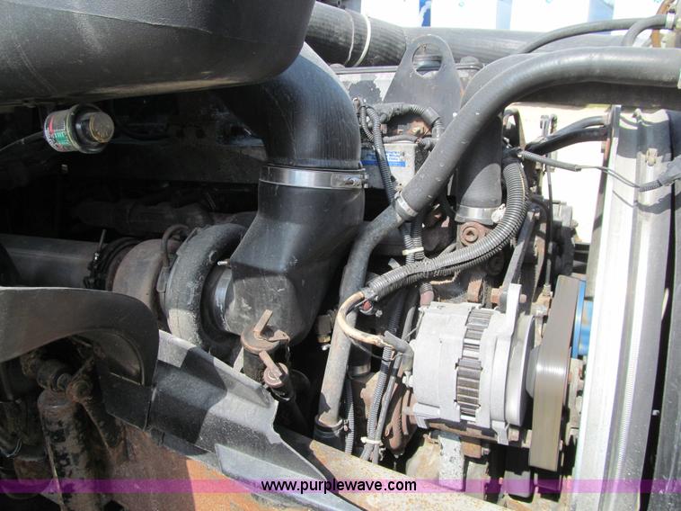 image for item K6356 1999 Volvo VNL64T semi truck